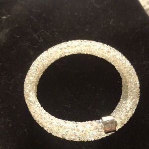 Swarovski Crystal Dust Bracelet. Absolutely gorgeous!🔮🥰🥰🥰🪩FIRM ON PRICE ☺️
